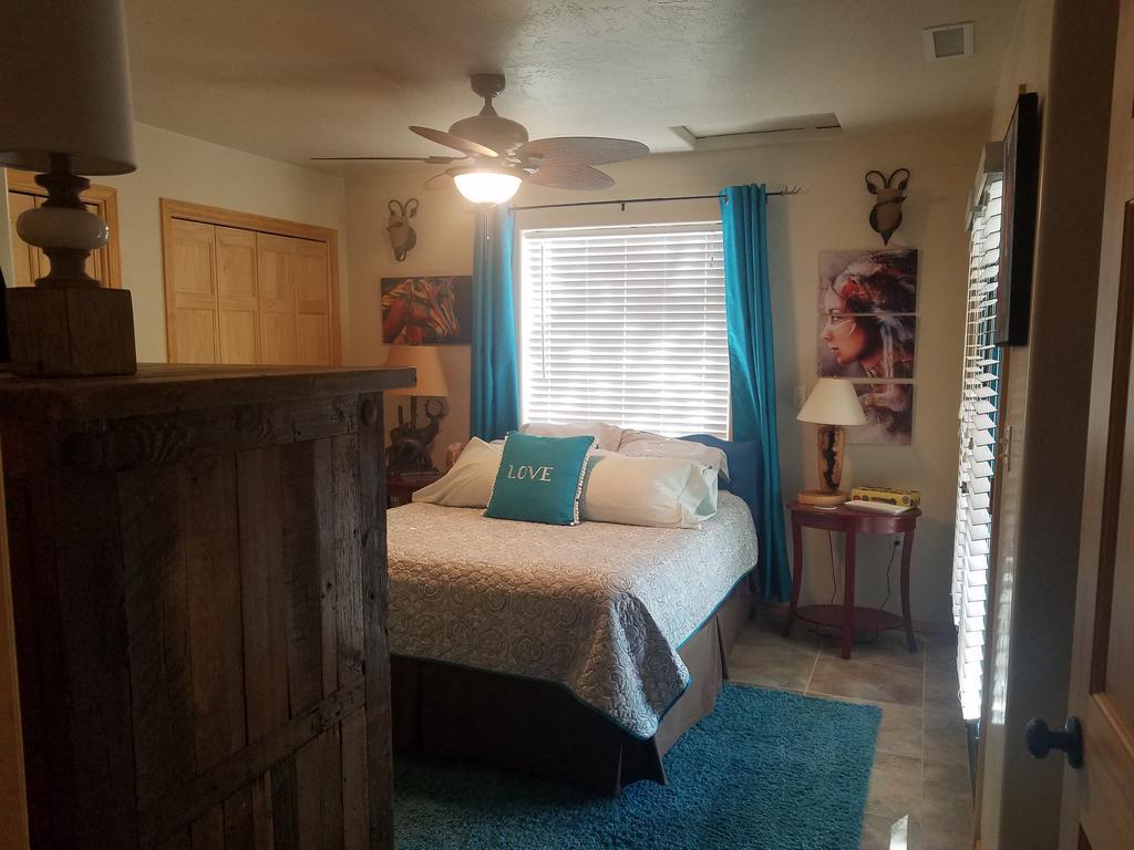 Grizzly Roadhouse Bed And Breakfast Cortez Buitenkant foto